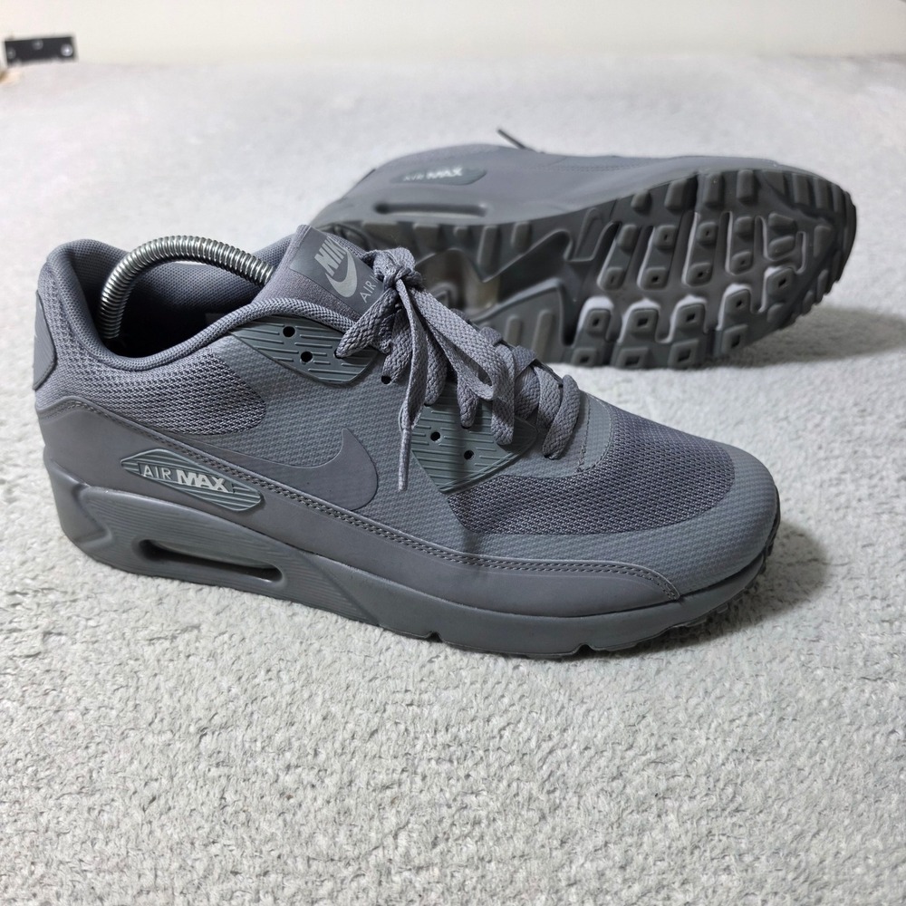 Nike Air Max 90 Sneakers Mens 10 Grey Ultra 2.0 Essential 875695-003 EUC